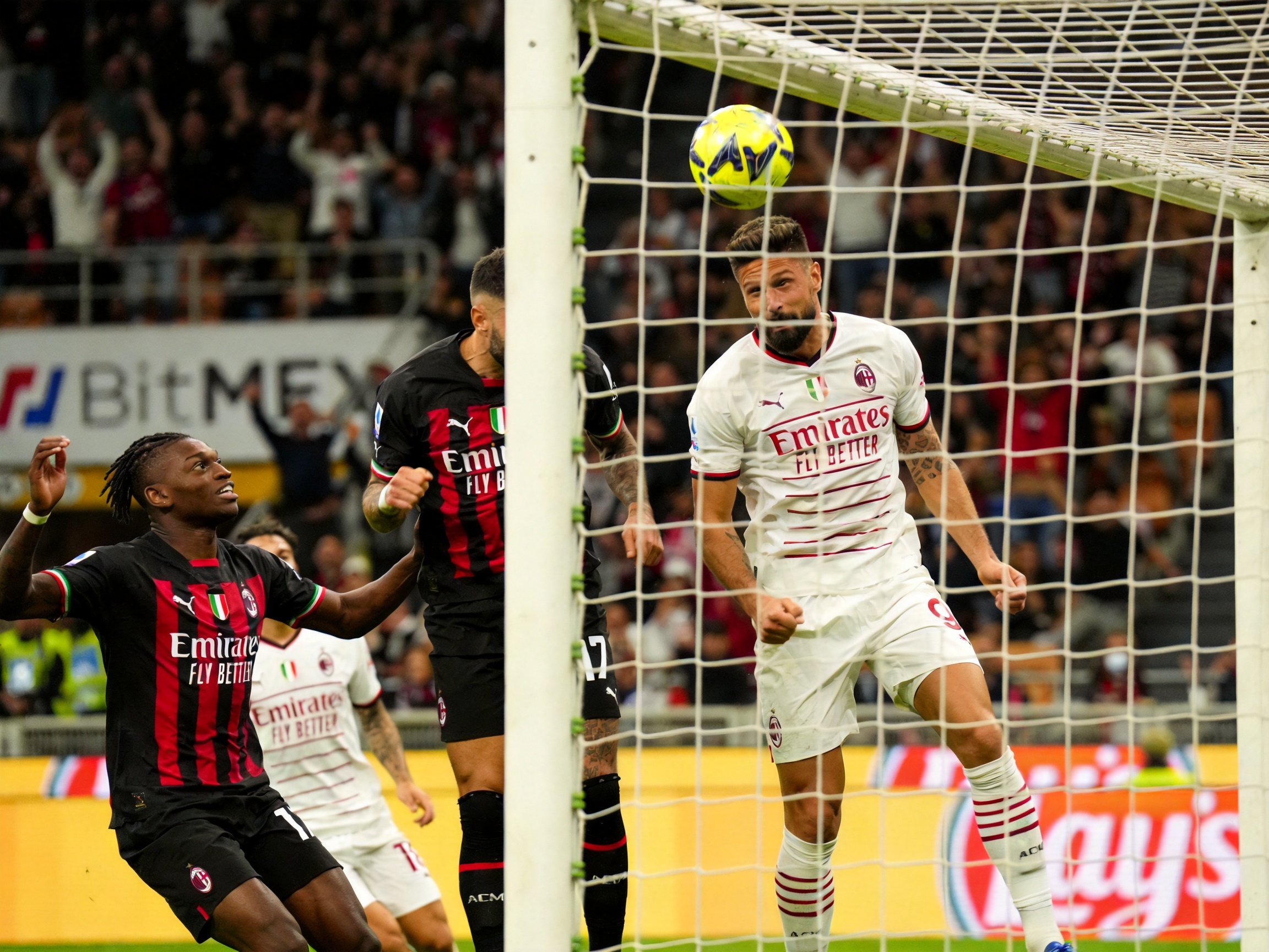 米兰·(milan)战报：米兰主场3-1逆转国际米兰